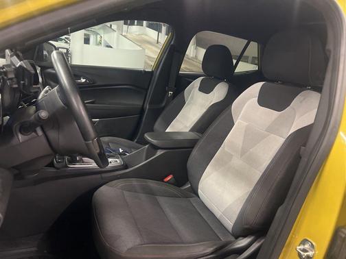 Nitro Yellow 2024 Chevrolet Trax 1RS