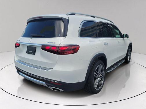 Polar White 2026 Mercedes-Benz GLS 450 4MATIC