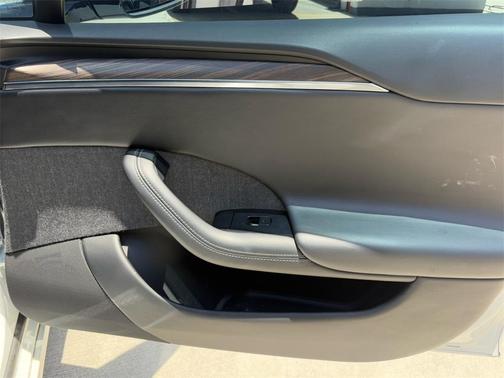 2022 Tesla Model S Base