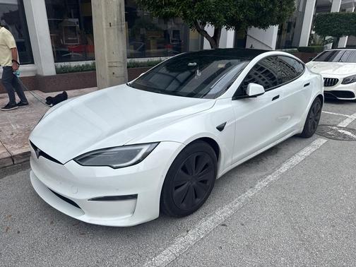 2022 Tesla Model S Base