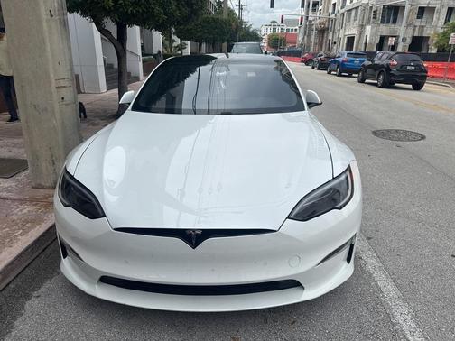 2022 Tesla Model S Base