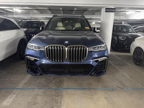 2022 BMW X7 M50i