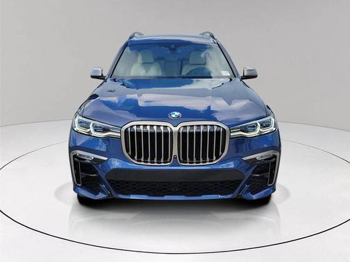 2022 BMW X7 M50i