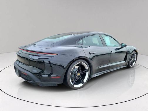 2022 Porsche Taycan GTS