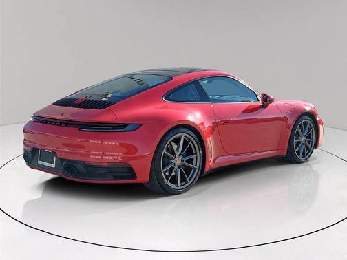 2020 Porsche 911 Carrera