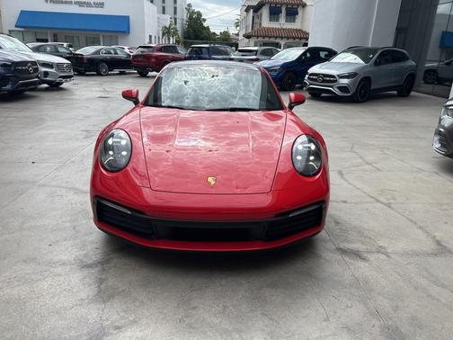 2020 Porsche 911 Carrera