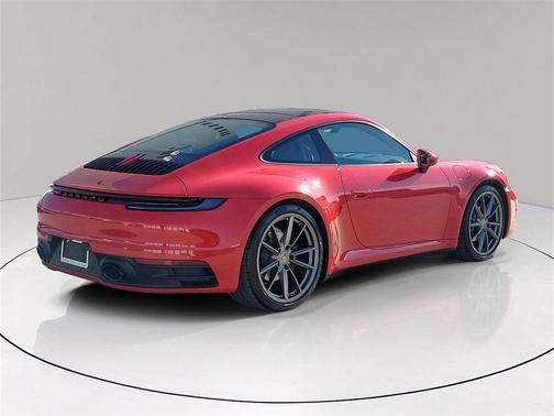 2020 Porsche 911 Carrera