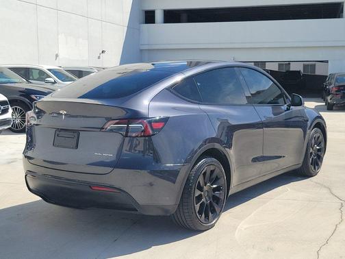 Gray 2024 Tesla Model Y Long Range