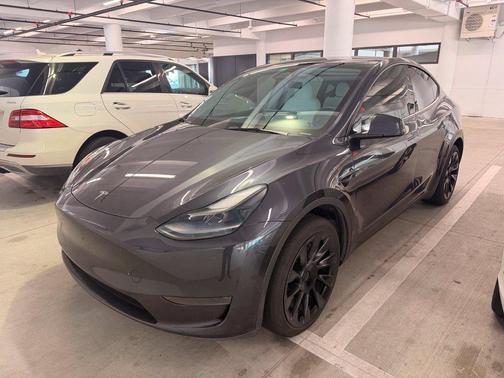 Gray 2024 Tesla Model Y Long Range
