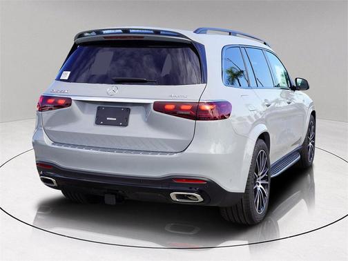 2026 Mercedes-Benz GLS 580 