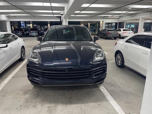 2023 Porsche Cayenne Platinum Edition