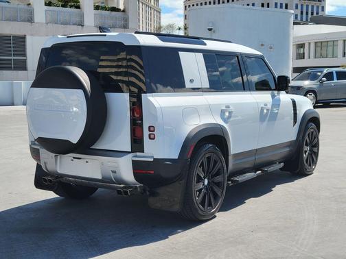 2024 Land Rover Defender P300