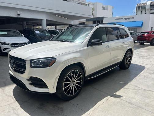 MANUFAKTUR Diamond White Metallic 2023 Mercedes-Benz GLS 580 Base 4MATIC