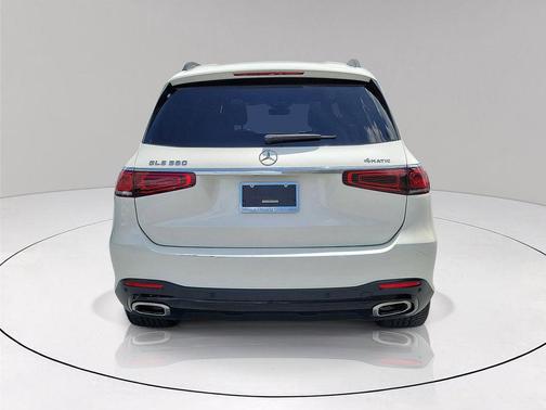 MANUFAKTUR Diamond White Metallic 2023 Mercedes-Benz GLS 580 Base 4MATIC