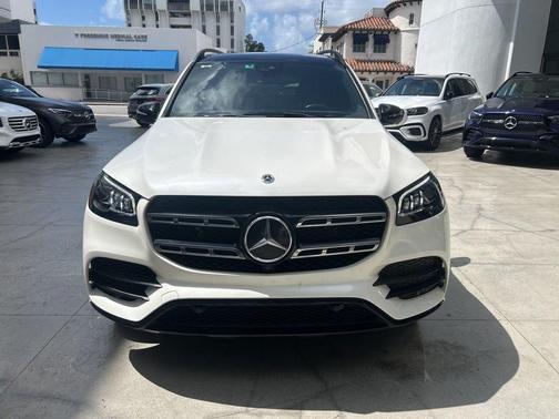 MANUFAKTUR Diamond White Metallic 2023 Mercedes-Benz GLS 580 Base 4MATIC