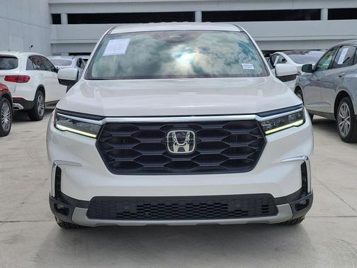 White 2025 Honda Pilot EX-L