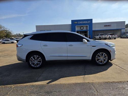 2024 Buick Enclave Essence FWD