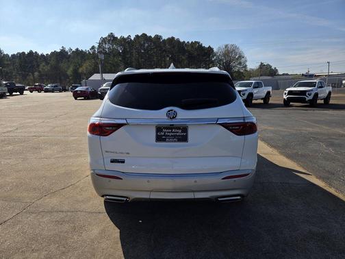 2024 Buick Enclave Essence FWD
