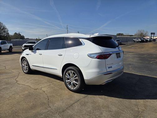 2024 Buick Enclave Essence FWD
