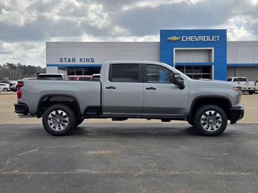 2026 Chevrolet Silverado 2500 Custom