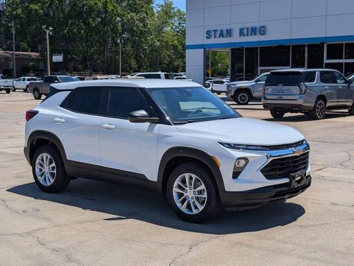 Summit White 2026 Chevrolet Trailblazer LS