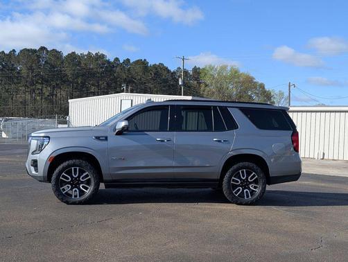 2023 GMC Yukon 4WD AT4