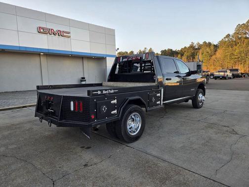 2022 RAM 3500 Tradesman Crew Cab 4x4 8' Box