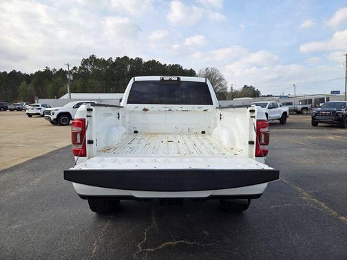 2019 RAM 2500 Laramie Crew Cab 4x4 6'4' Box