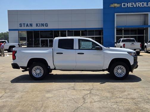 Ultra Silver Metallic 2026 Chevrolet Colorado WT