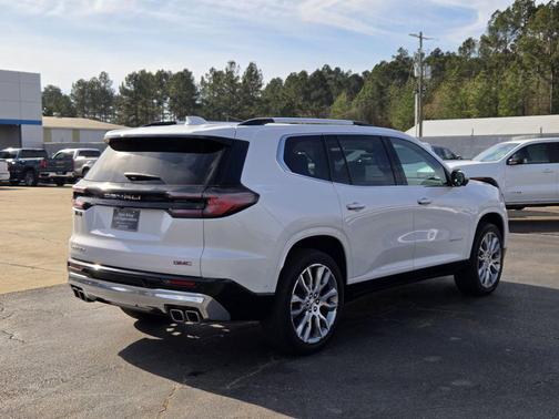 2024 GMC Acadia Denali
