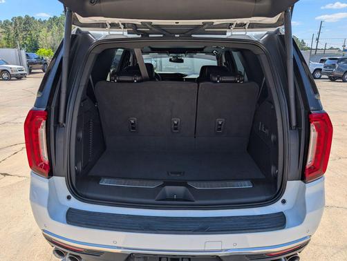 Summit White 2023 GMC Yukon Denali
