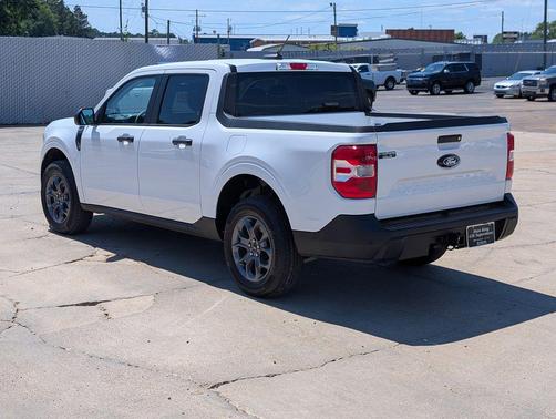 Oxford White 2025 Ford Maverick XLT