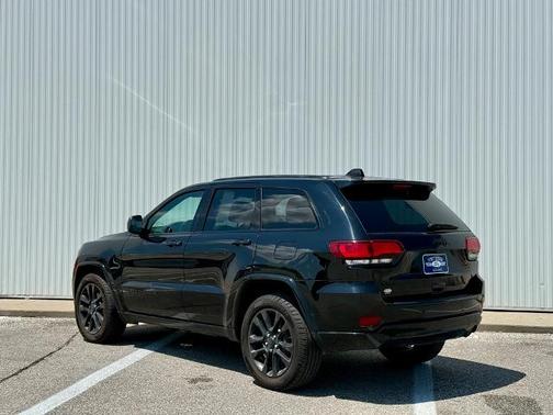 2018 Jeep Grand Cherokee LAREDO