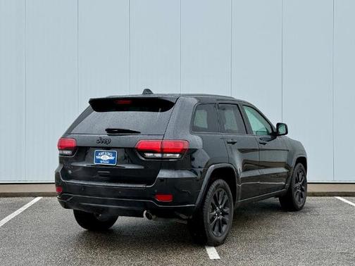 2018 Jeep Grand Cherokee LAREDO