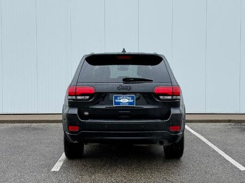 2018 Jeep Grand Cherokee LAREDO