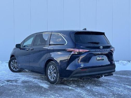2021 Toyota Sienna XLE