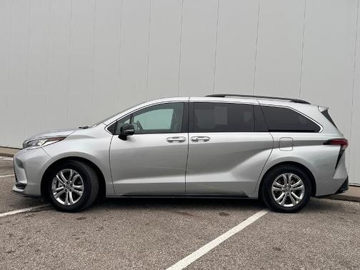 2023 Toyota Sienna XSE