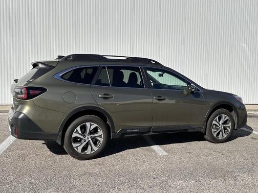 2022 Subaru Outback LIMITED XT