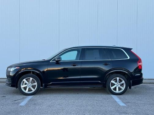 2023 Volvo XC90 B5 CORE