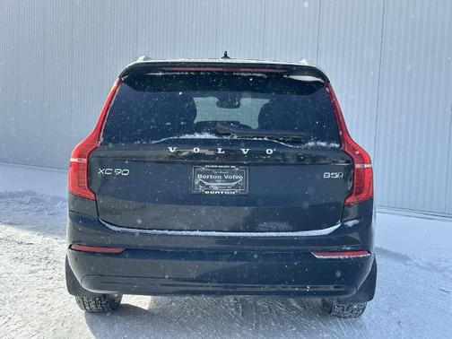2023 Volvo XC90 B5 CORE