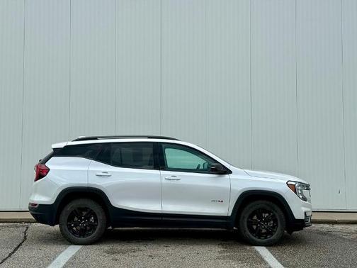 2022 GMC Terrain AT4