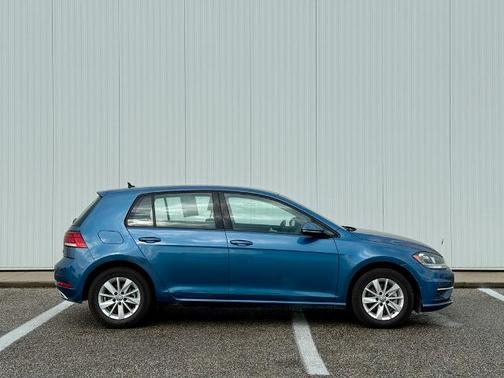 2018 Volkswagen Golf TSI S