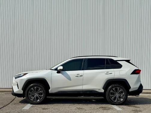 2022 Toyota RAV4 XLE PREMIUM