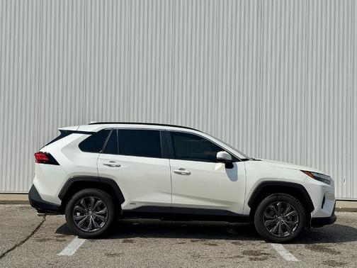 2022 Toyota RAV4 XLE PREMIUM