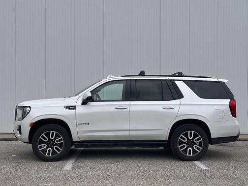 White Frost Tri-Coat 2021 GMC Yukon AT4