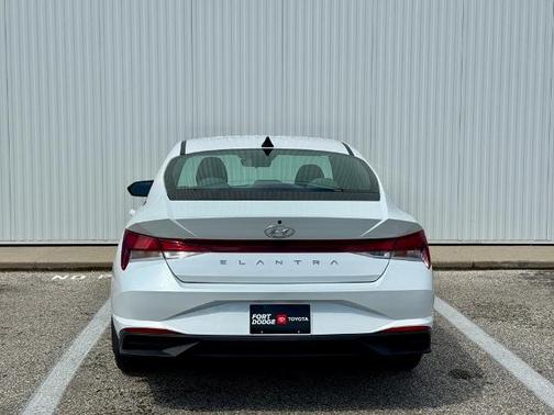 2021 Hyundai ELANTRA SEL