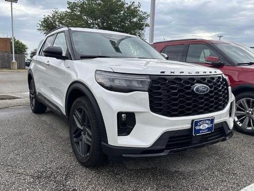 STAR WHITE MET TRI-COAT 2025 Ford Explorer ST-LINE