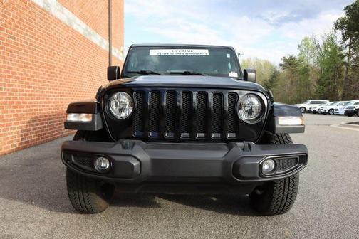 Photo 3 of 32 of 2021 Jeep Wrangler Unlimited Sahara