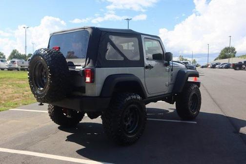 Photo 4 of 29 of 2014 Jeep Wrangler Rubicon