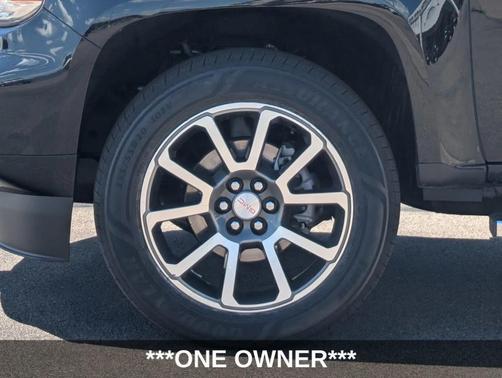 Onyx Black 2022 GMC Canyon Denali